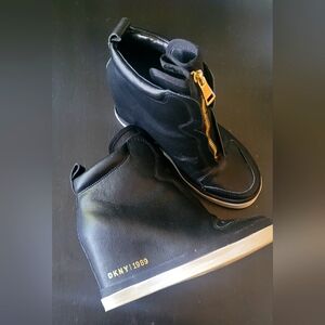DKNY Connie Hightop Wedge 7.5